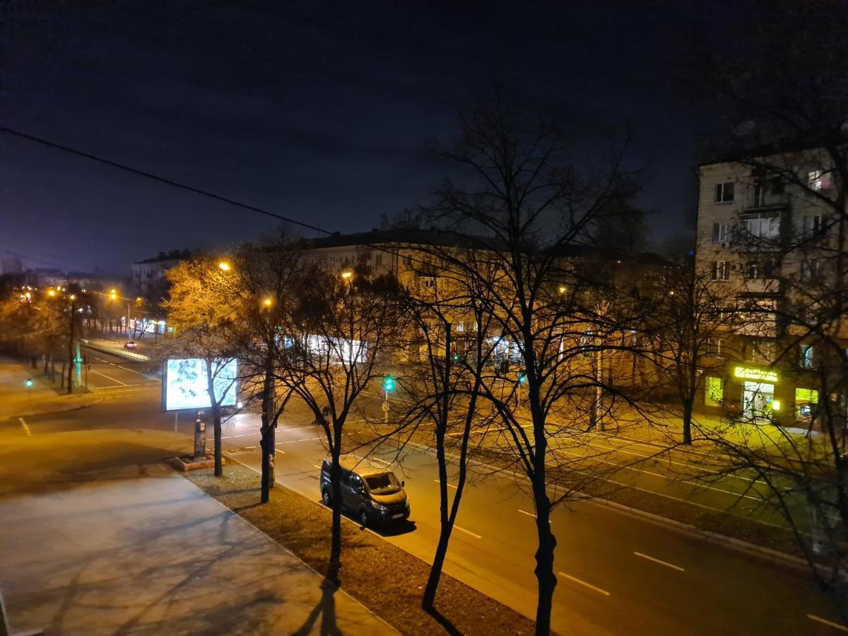 1-Room View Apartment Near Inturist On Sobornyi Avenue 143, By Grandhome Zaporizhia ภายนอก รูปภาพ