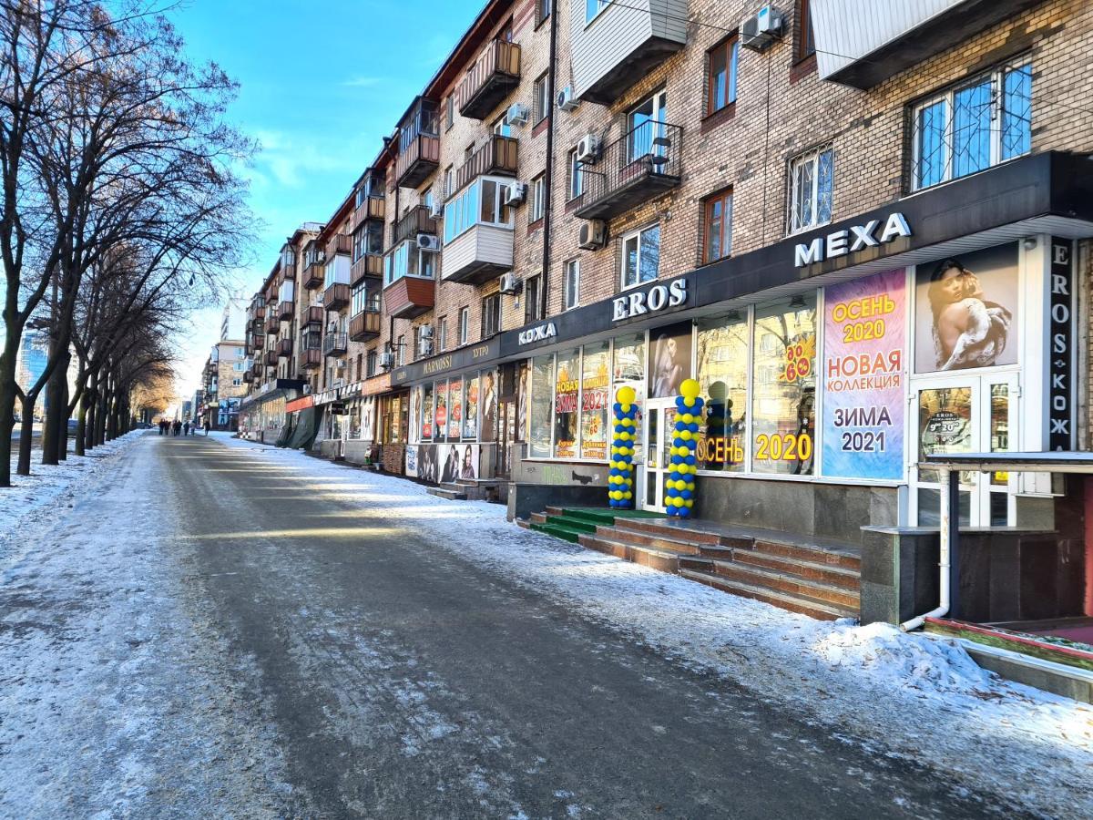 1-Room View Apartment Near Inturist On Sobornyi Avenue 143, By Grandhome Zaporizhia ภายนอก รูปภาพ